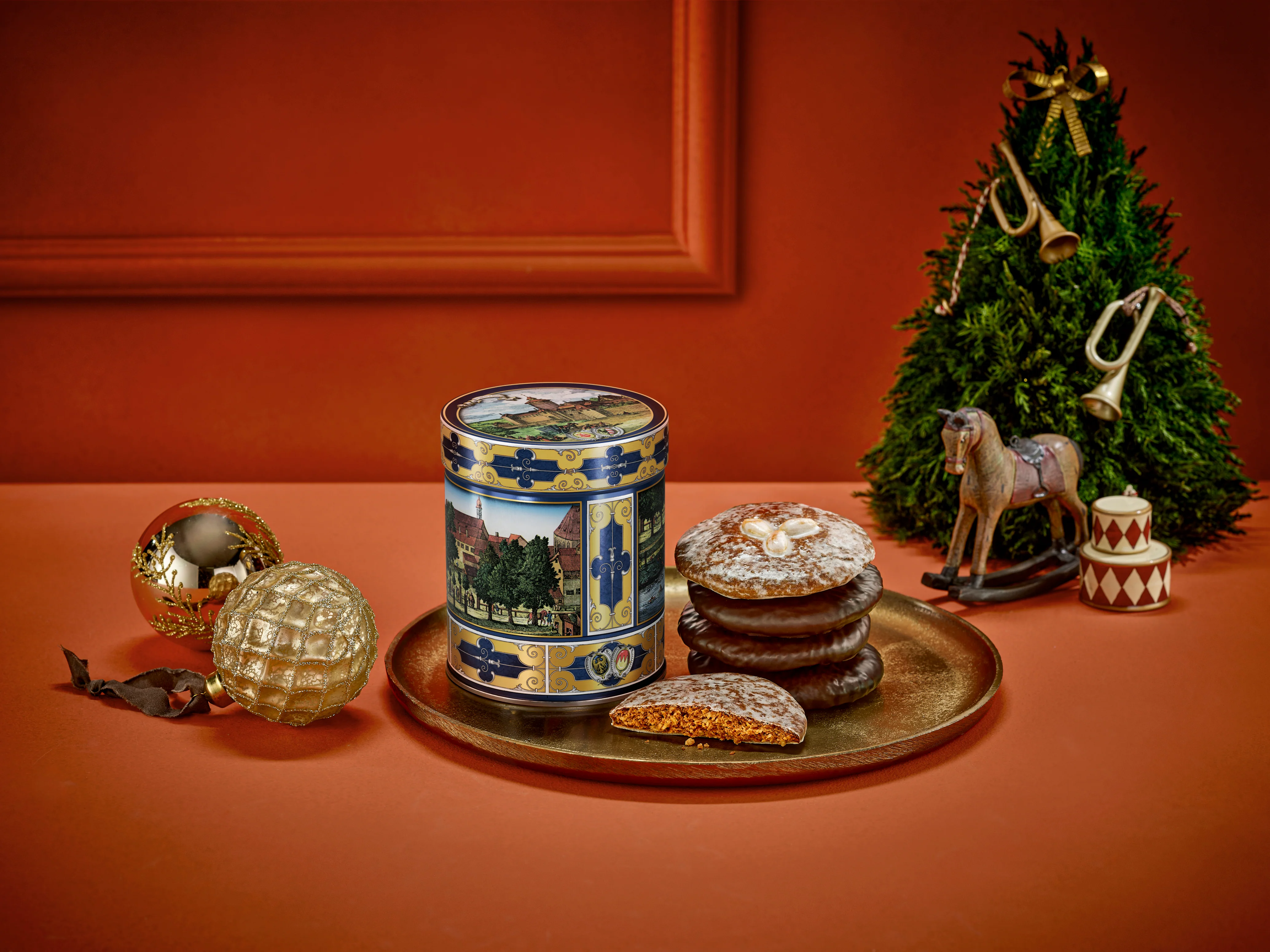 Lebkuchen Schmidt Festive Elisen Tin – Historic Nuremberg 2026 - Image 4